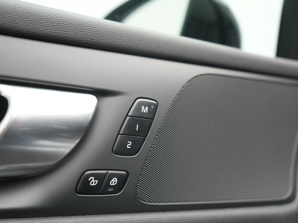 Volvo V60 T6 AWD Plus Dark Long Range PHEV 350pk Dealer O.H — foto 15 van 25