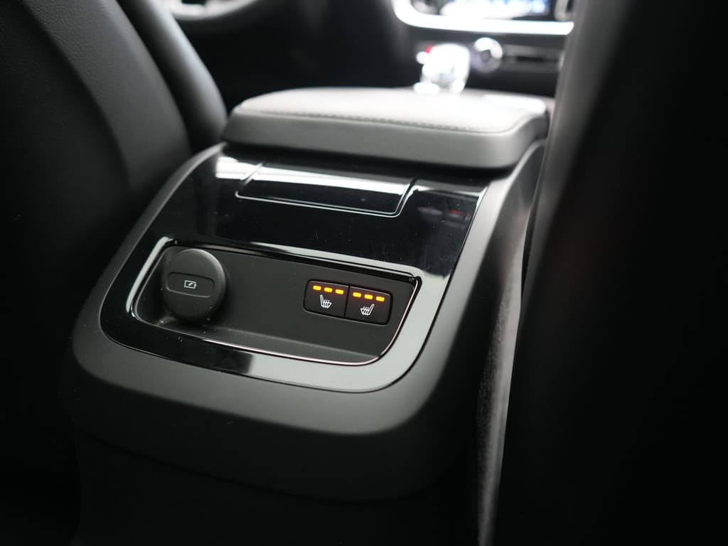 Volvo V60 T6 AWD Plus Dark Long Range PHEV 350pk Dealer O.H — foto 22 van 25