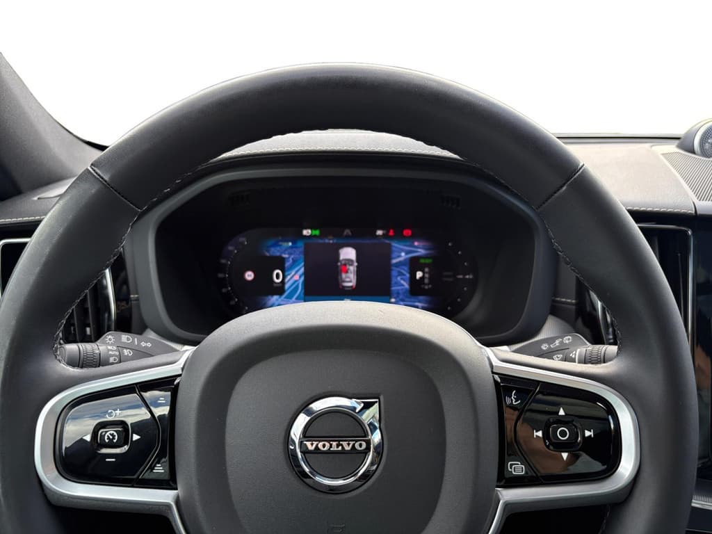 Volvo XC60 2.0 T8 Plug-in hybrid AWD R-Design — foto 13 van 23