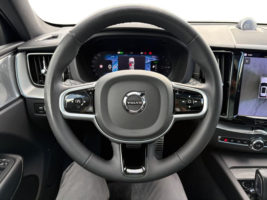 Volvo XC60 2.0 T8 Plug-in hybrid AWD R-Design — foto 15 van 23