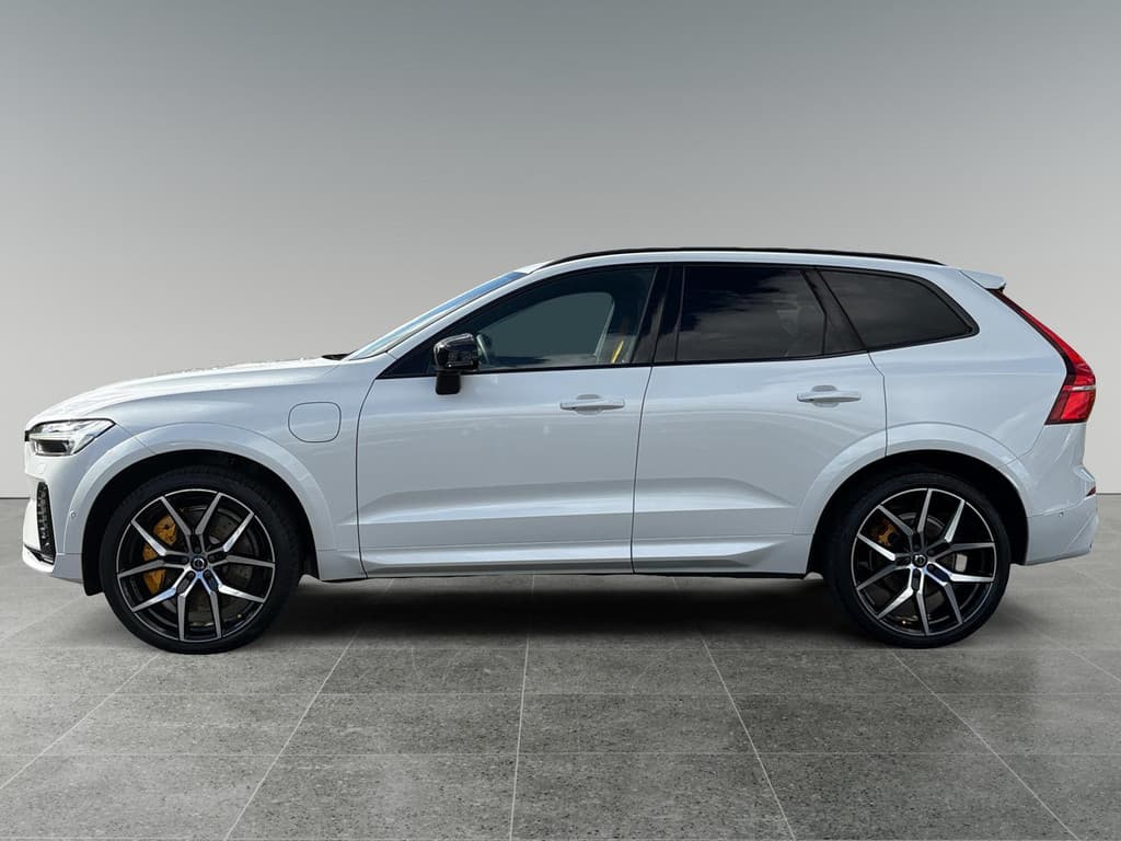 Volvo XC60 2.0 T8 Plug-in hybrid AWD R-Design — foto 2 van 23