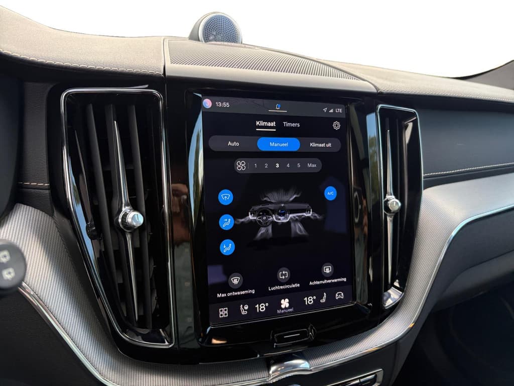 Volvo XC60 2.0 T8 Plug-in hybrid AWD R-Design — foto 20 van 23