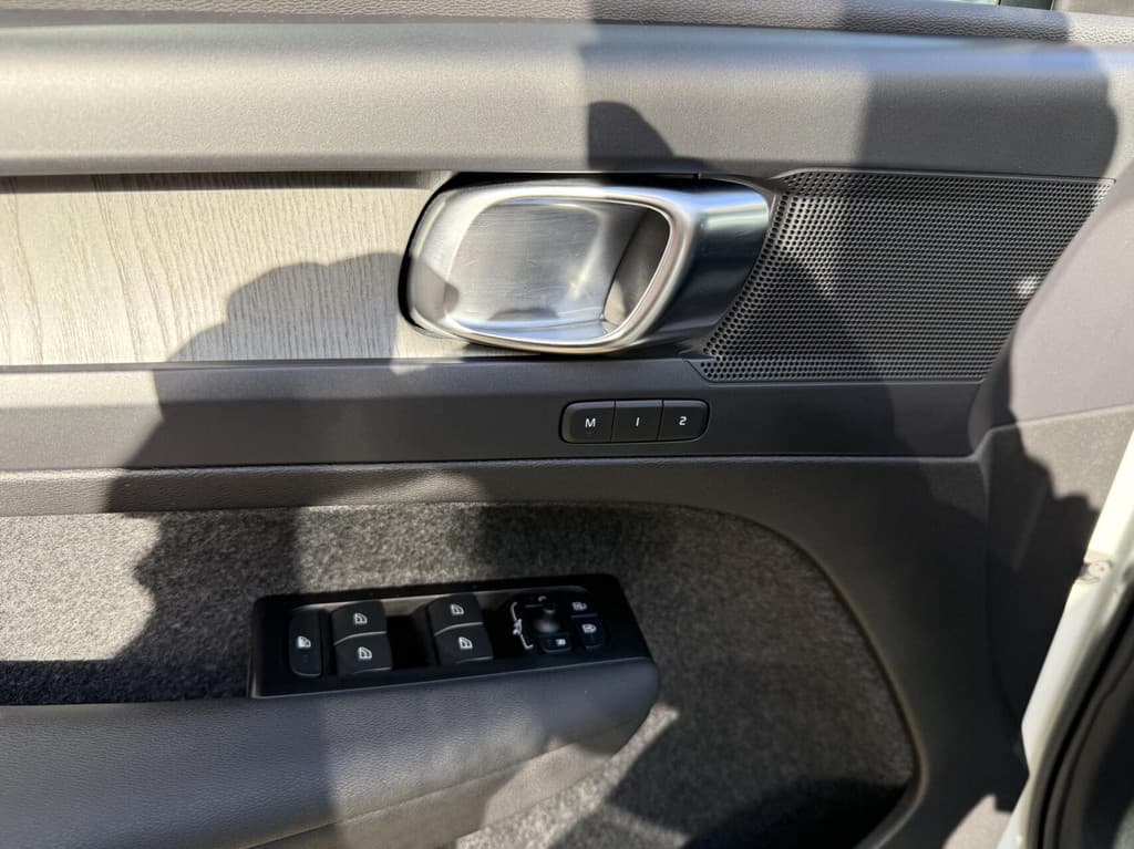 Volvo XC40 1.5 T5 Recharge Inscription PANORAMADAK TREKHAAK LEER — foto 13 van 25