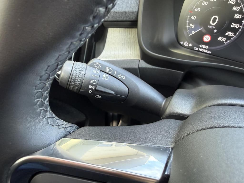 Volvo XC40 1.5 T5 Recharge Inscription PANORAMADAK TREKHAAK LEER — foto 16 van 25