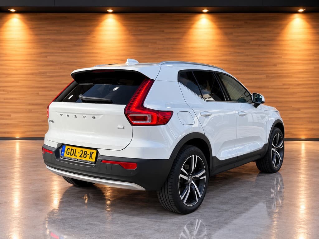 Volvo XC40 1.5 T5 Recharge Inscription PANORAMADAK TREKHAAK LEER — foto 5 van 25