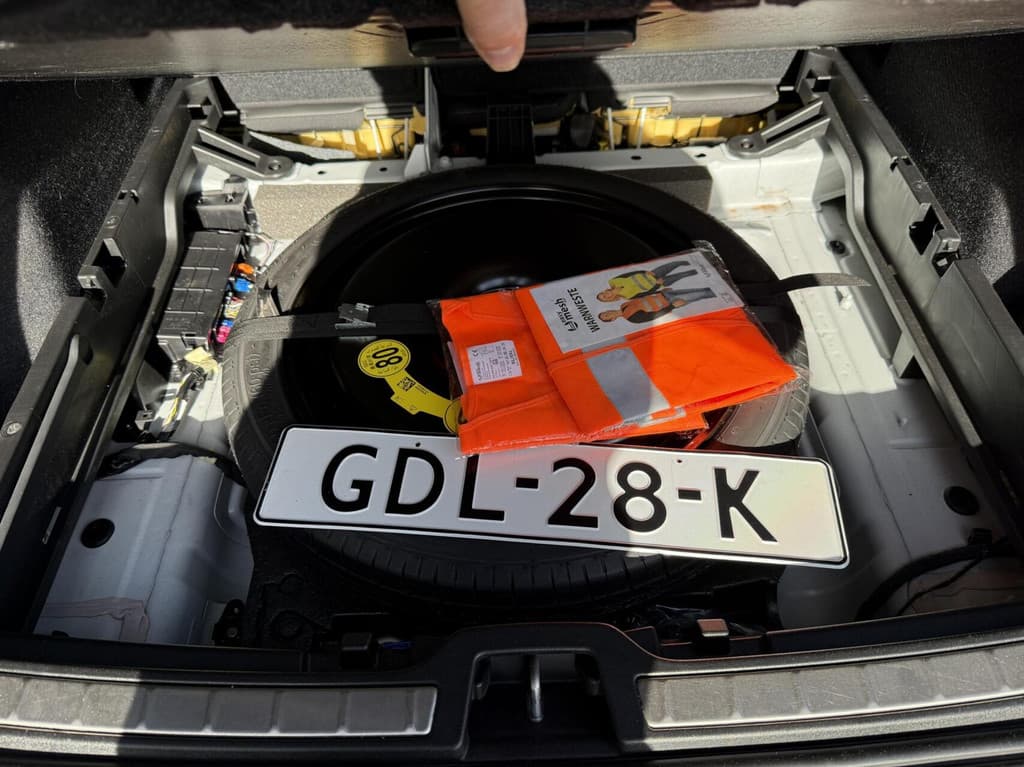 Volvo XC40 1.5 T5 Recharge Inscription PANORAMADAK TREKHAAK LEER — foto 8 van 25