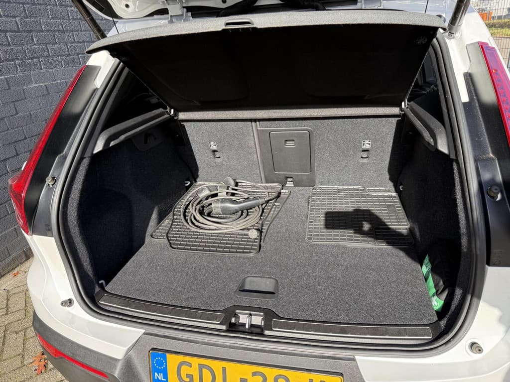 Volvo XC40 1.5 T5 Recharge Inscription PANORAMADAK TREKHAAK LEER — foto 9 van 25