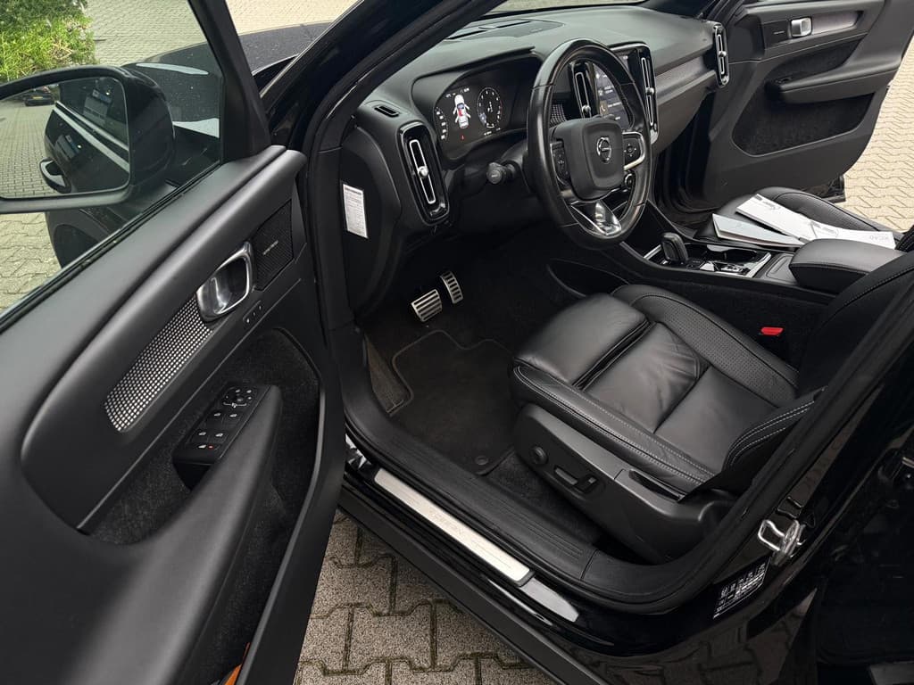 Volvo XC40 2.0 T4 R-Design — foto 10 van 25