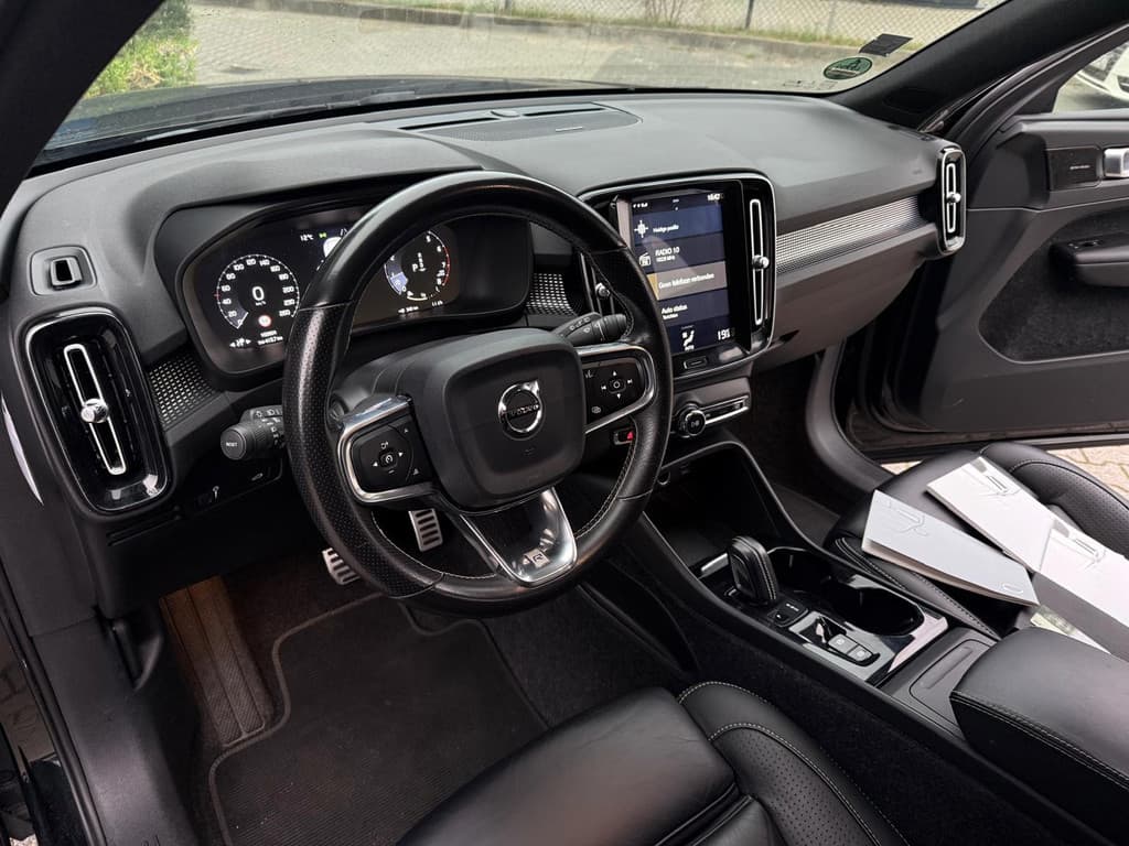 Volvo XC40 2.0 T4 R-Design — foto 11 van 25