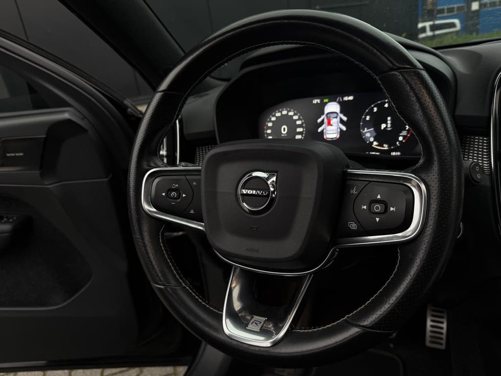 Volvo XC40 2.0 T4 R-Design — foto 14 van 25