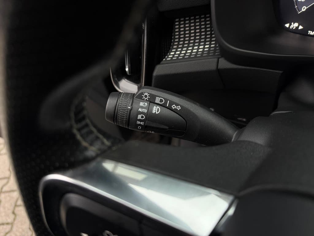 Volvo XC40 2.0 T4 R-Design — foto 15 van 25
