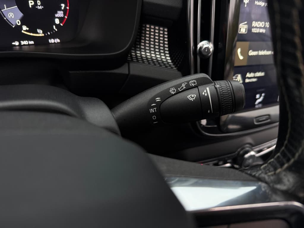 Volvo XC40 2.0 T4 R-Design — foto 16 van 25