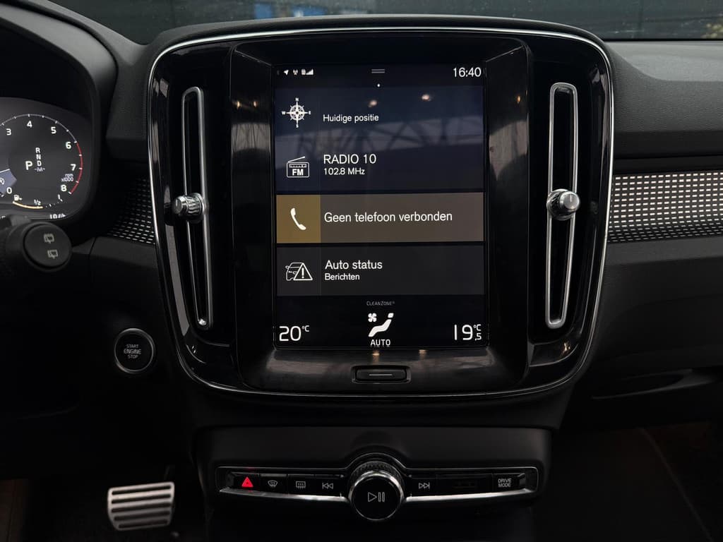 Volvo XC40 2.0 T4 R-Design — foto 17 van 25