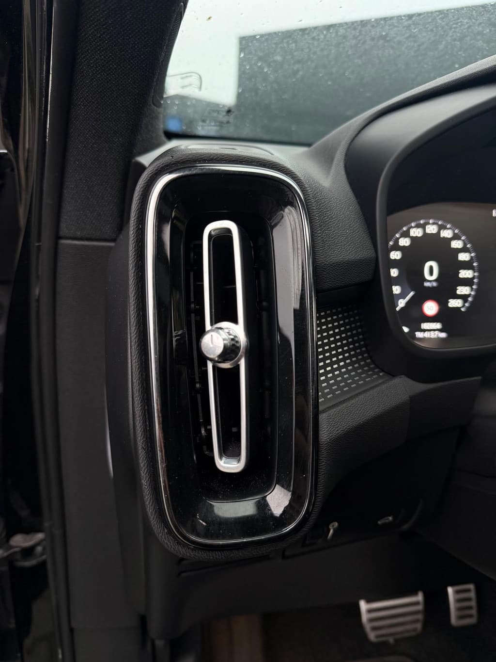 Volvo XC40 2.0 T4 R-Design — foto 19 van 25