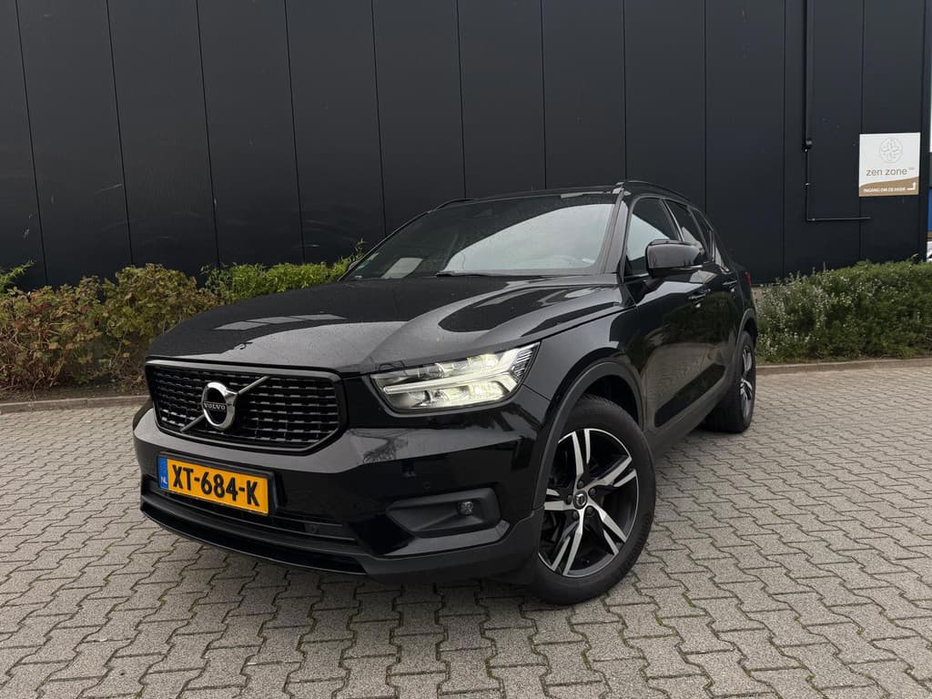 Volvo XC40 2.0 T4 R-Design — foto 2 van 25