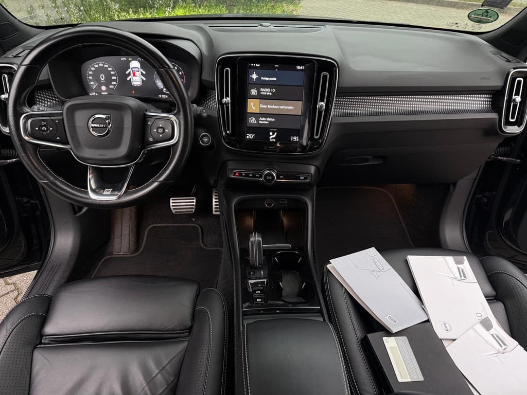 Volvo XC40 2.0 T4 R-Design — foto 22 van 25