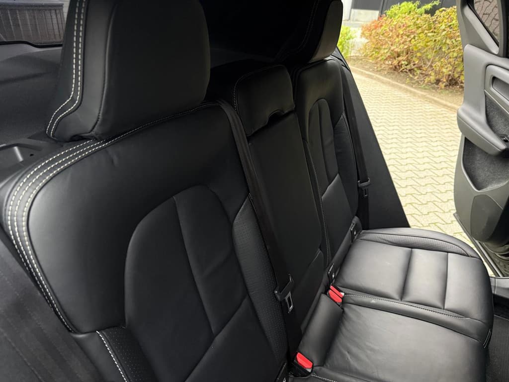 Volvo XC40 2.0 T4 R-Design — foto 24 van 25