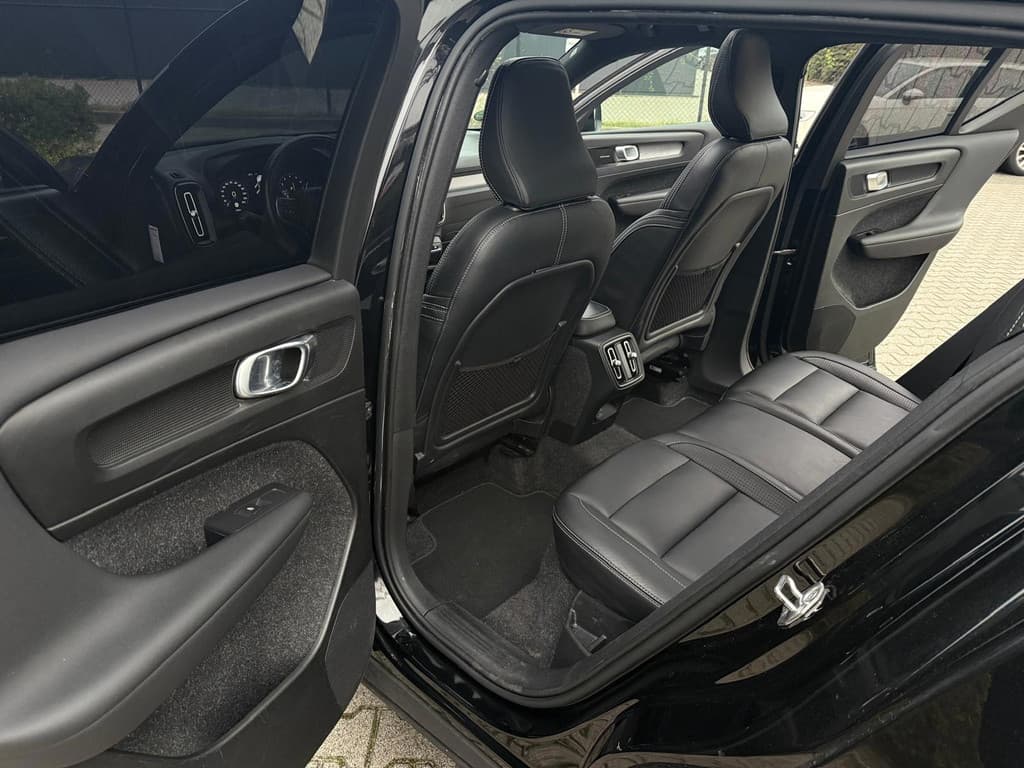Volvo XC40 2.0 T4 R-Design — foto 25 van 25