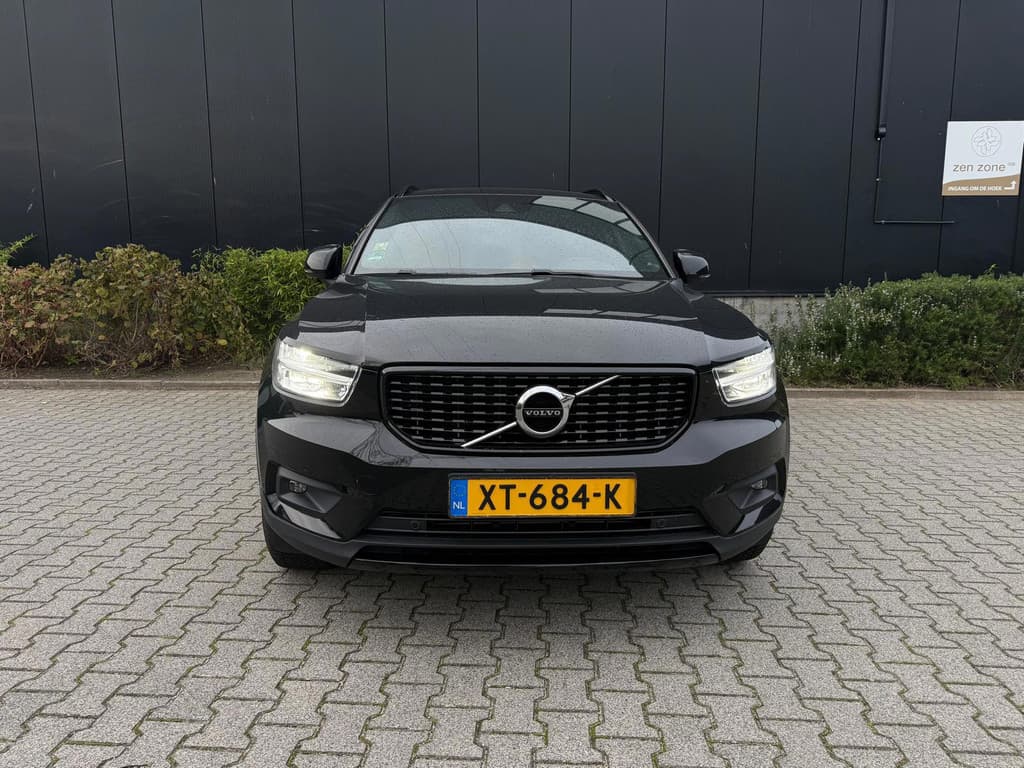 Volvo XC40 2.0 T4 R-Design — foto 3 van 25