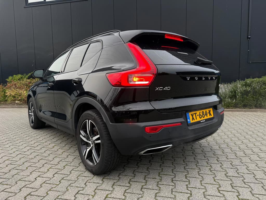 Volvo XC40 2.0 T4 R-Design — foto 4 van 25