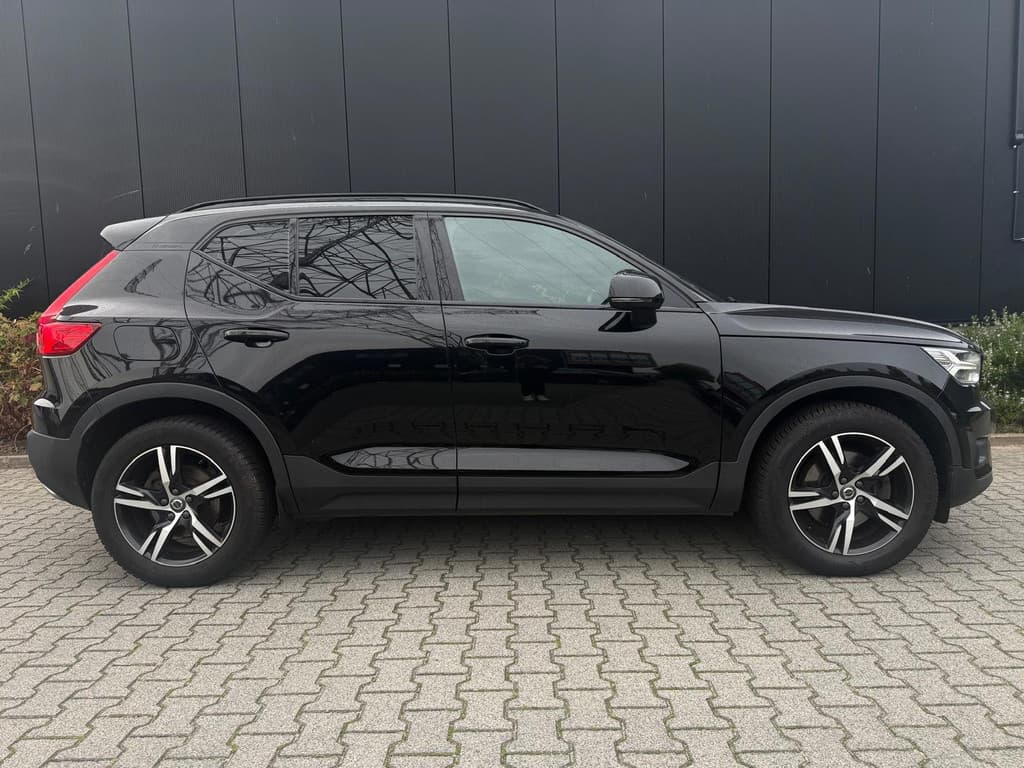 Volvo XC40 2.0 T4 R-Design — foto 9 van 25
