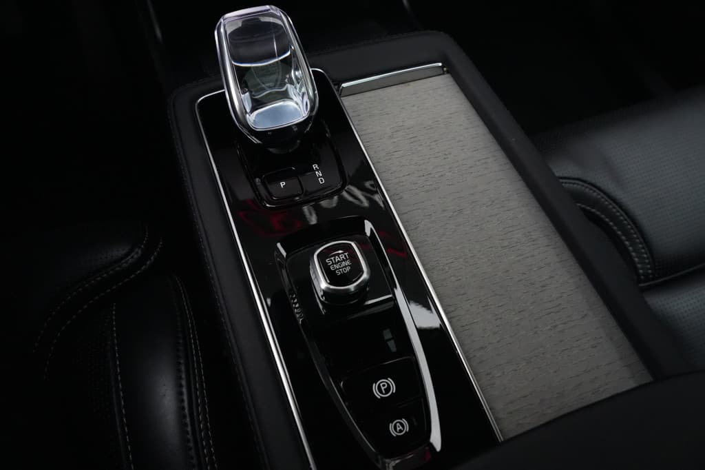 Volvo XC90 2.0 T8 FACELIFT Plug-in hybrid AWD Ultra Dark | 455 PK | Panoramadak | Bowers & Wilkins | Luchtvering | Trekhaak | — foto 12 van 25
