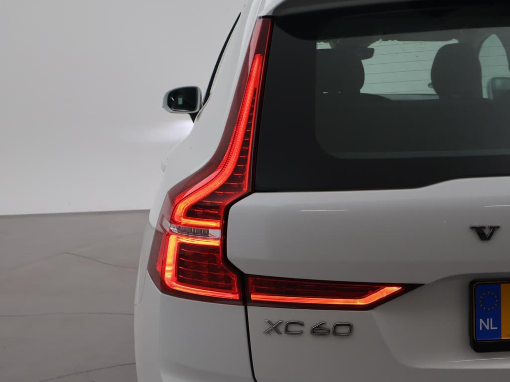 Volvo XC60 2.0 T6 350 PK PLUG-IN HYBRID AWD CORE BRIGHT — foto 16 van 25
