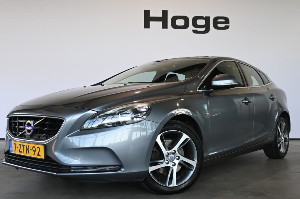 Volvo V40 1.6 T2 Momentum Clima Cruise control Navigatie Camera PDC Trekhaak Inruil mogelijk