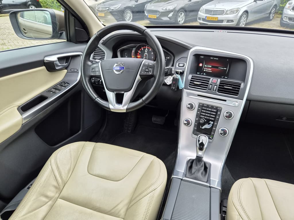 Volvo XC60 2.0 T5 FWD Polar+ — foto 13 van 25
