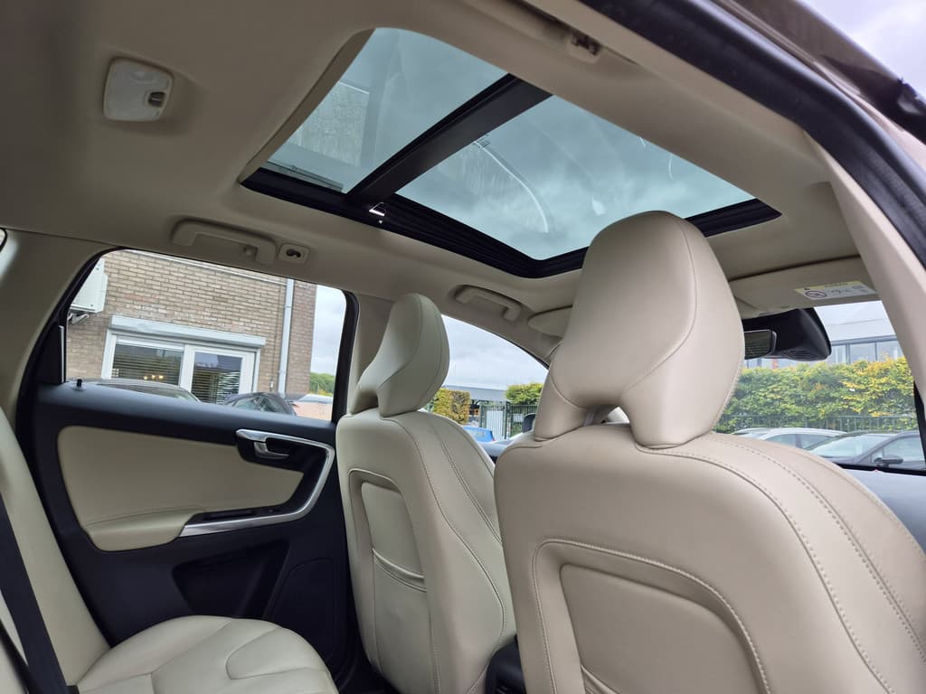 Volvo XC60 2.0 T5 FWD Polar+ — foto 15 van 25