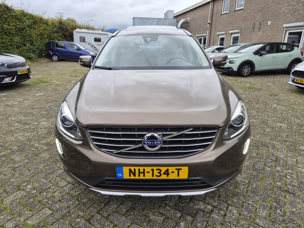Volvo XC60 2.0 T5 FWD Polar+ — foto 3 van 25