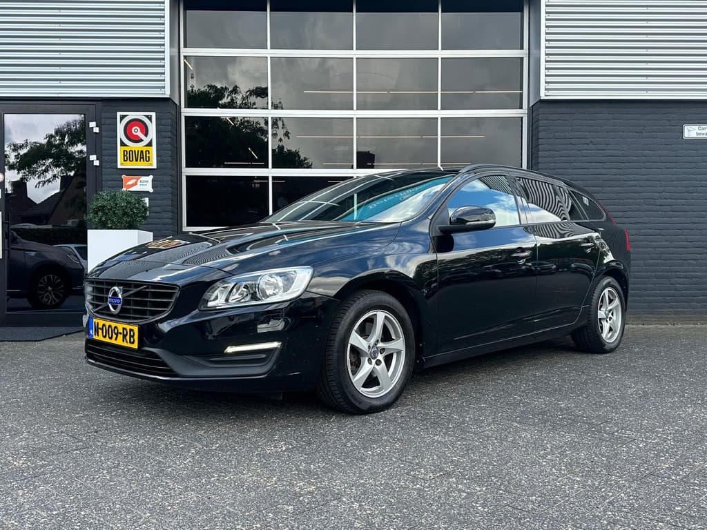 Volvo V60 2.0 T3 Kinetic, Airco, Bluetooth, Cruise, Trekhaak, Radio, Stuur/ Stoelverwarming