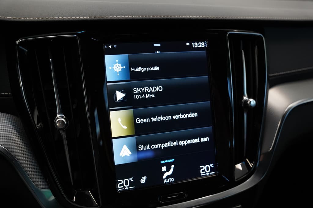 Volvo V60 2.0 T8 AWD Polestar Engineered — foto 15 van 25
