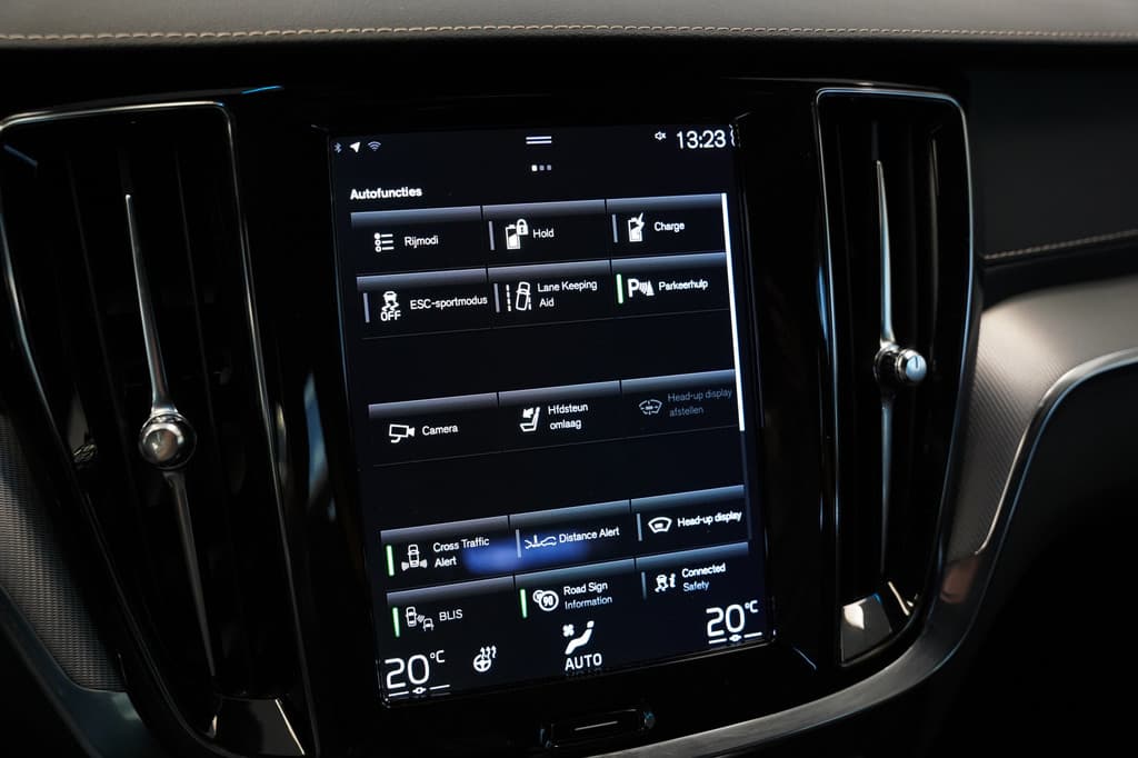 Volvo V60 2.0 T8 AWD Polestar Engineered — foto 16 van 25