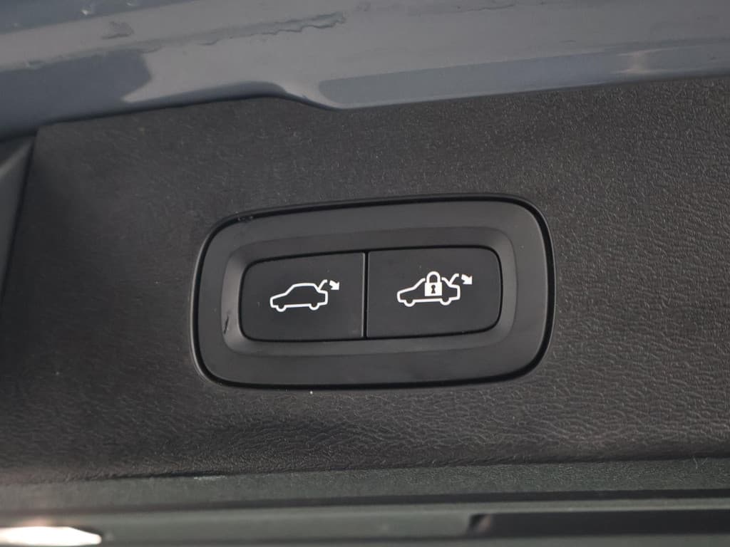 Volvo V60 2.0 T6 PLUG IN HYBRID 350 PK AWD PLUS DARK — foto 24 van 25