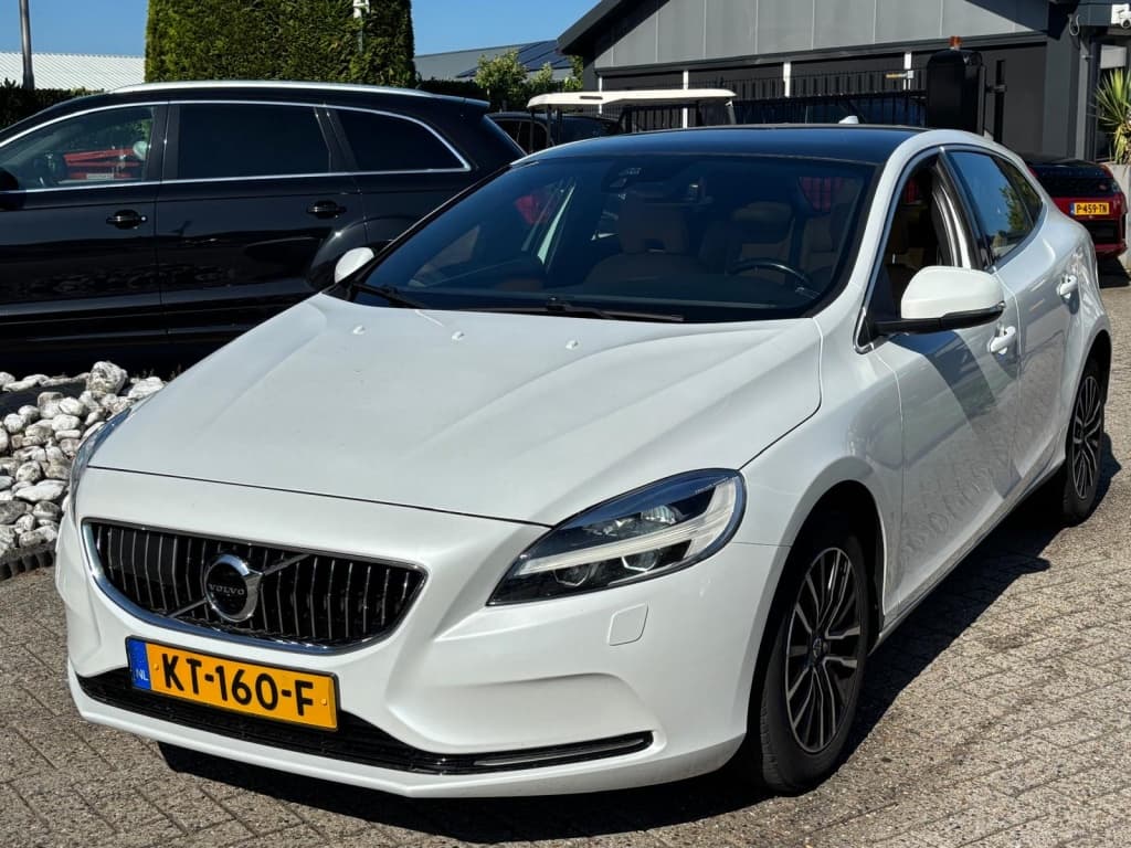 Volvo V40 2.0 D2 Nordic+ Dealerauto Leer Pano Trekhaak